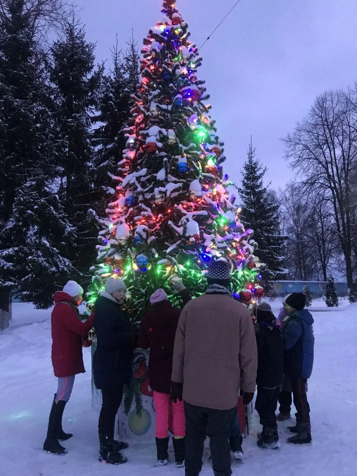 В один чудесный зимний день, когда воздух был пронизан морозной свежестью, а солнце ласково освещало искрящийся снег, наши ребята из ГБСУСОН "Дубровский детский дом-интернат для умственно отсталых детей" вместе с...
