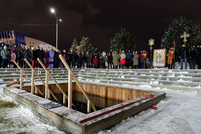 Согласно распоряжению администрации Клетнянского района от 13 января 2026 года № 4-р «Крещенские купания» будут проходить только на святом источнике «Семь ключей» с 23:00 18 января до 02:00 19 января 2026 года