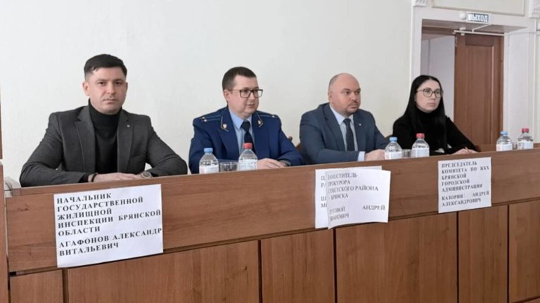 В Брянске предупредили более 50 брянских УК за несистемную работу по уборке снега и наледей