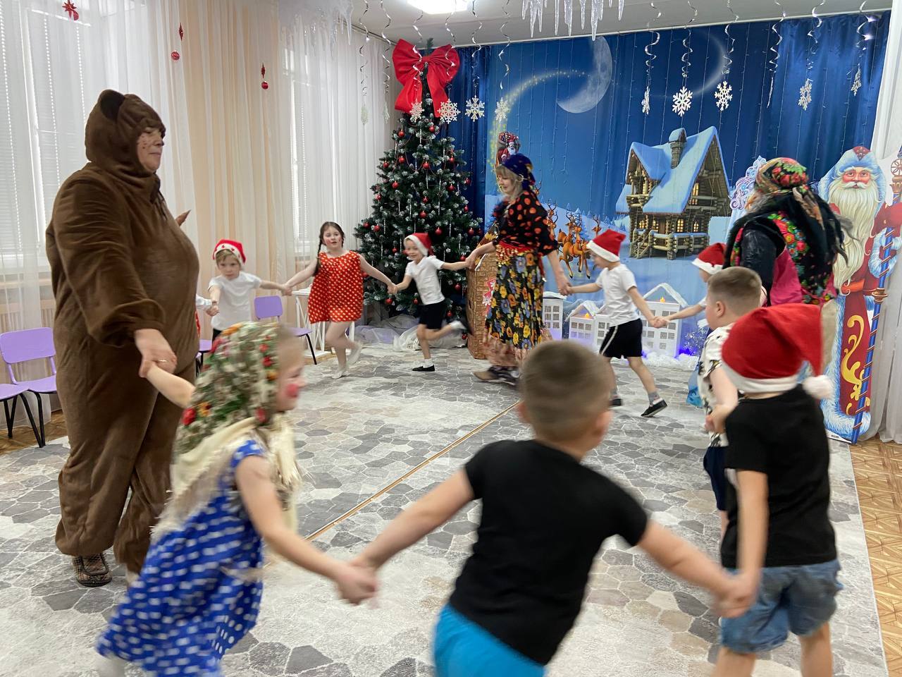 14 января в МБДОУ № 15 "Белочка" прошло праздничное мероприятие "Мы зимой на святки запоем колядки!"