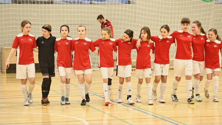 Юные футболистки брянского «Спартака» стали чемпионками двух федеральных округов