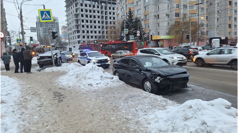 В Брянске из-за ДТП на улице Дуки образовалась пробка