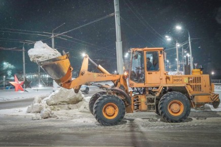 Брянская область задействовала тысячу спецмашин для борьбы со снегом и гололёдом