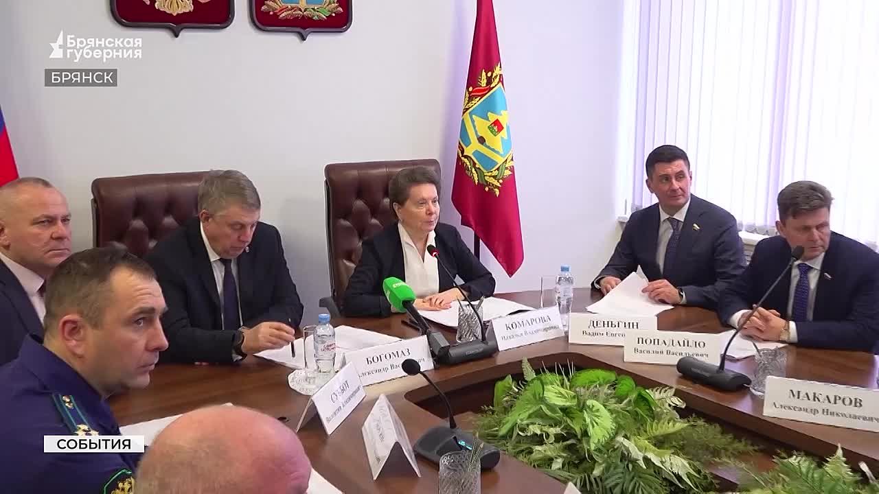 После осмотра строящегося полигона обсуждение продолжилось в здании областного правительства