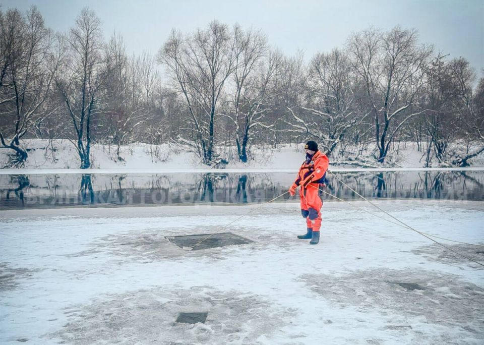 В Брянске продолжается поиск детей, провалившихся под лёд на Десне