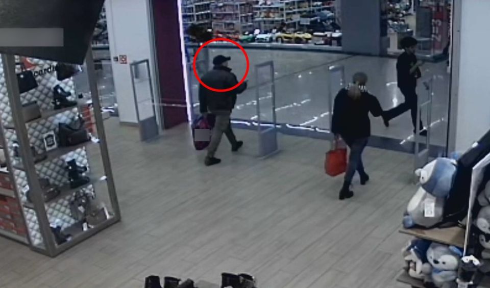 Брянские полицейские раскрыли кражу обуви