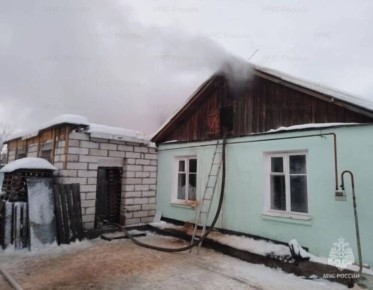 В Брянске загорелся жилой дом по улице Липецкой