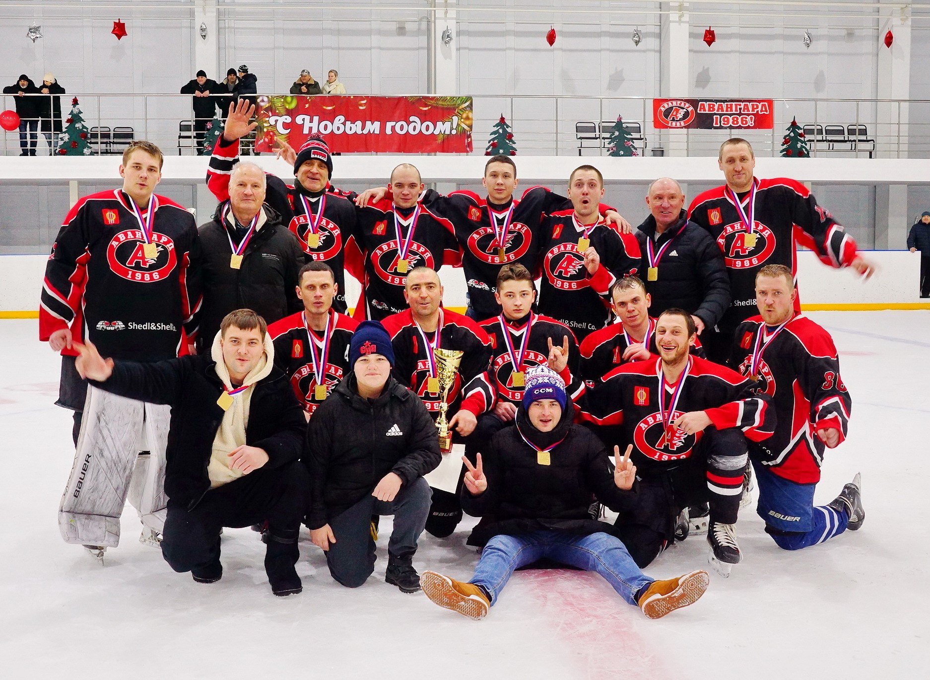 18 января на льду ФОКа состоялся турнир климовского района по хоккею с шайбой "Крещенский лёд"