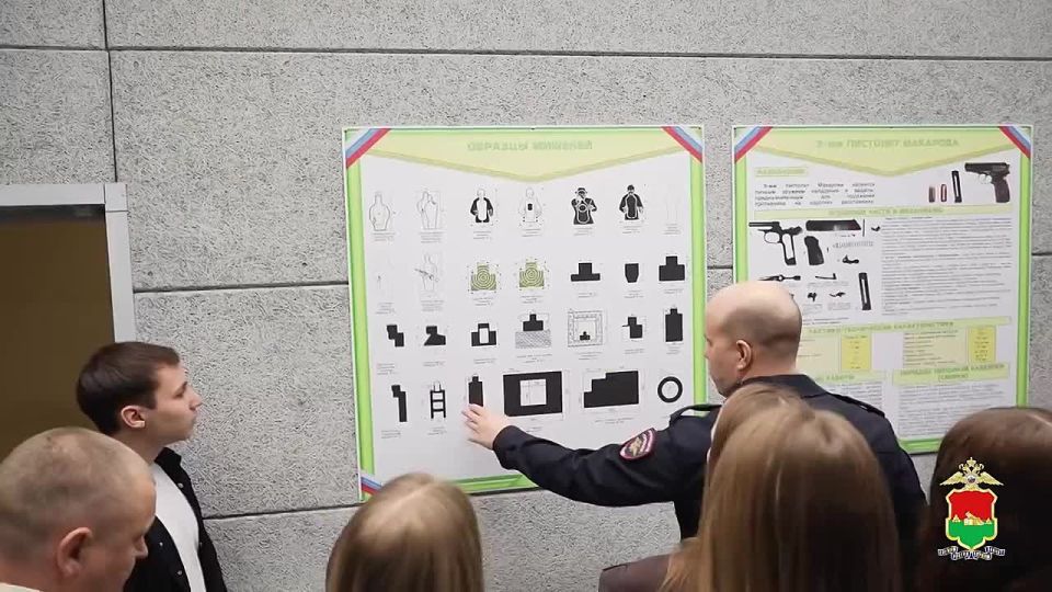 «Студенческий десант» посетил интерактивный тир и музей истории ОВД Брянской области