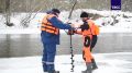 Зона поиска провалившихся под лед детей в Брянске расширена на противоположный берег реки, сообщили в пресс-службе ГУ МЧС России по региону