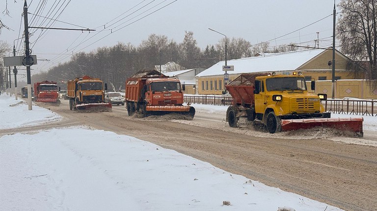 В Брянске дорожные службы готовятся к новому снегопаду