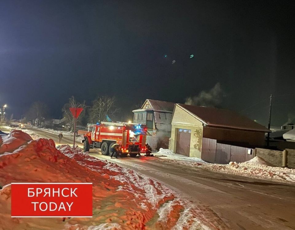 В Навле в районе ДЭУ загорелась баня