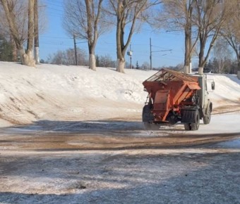 Брянский СК потребовал засыпать песком опасную горку возле дороги