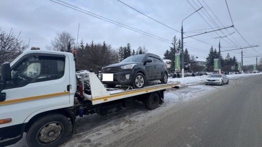 В Брянске эвакуировали два автомобиля по информации из интернета