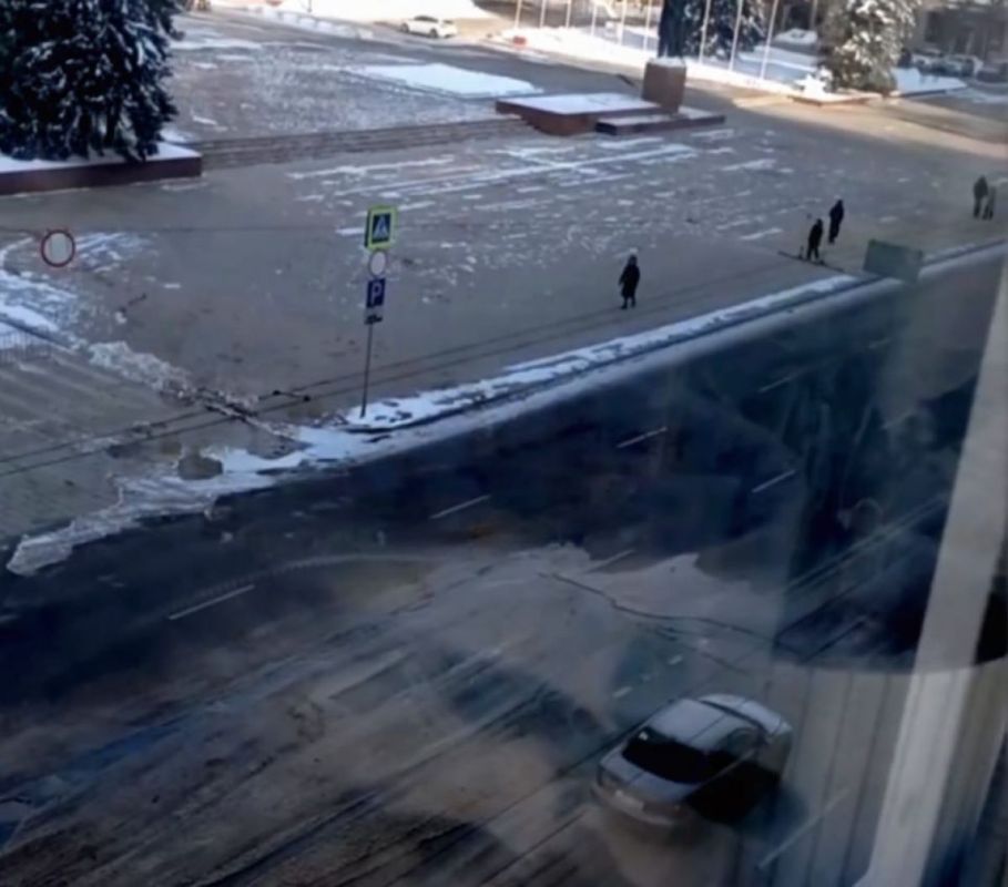 Брянцы сообщили о коммунальной аварии на проспекте Ленина