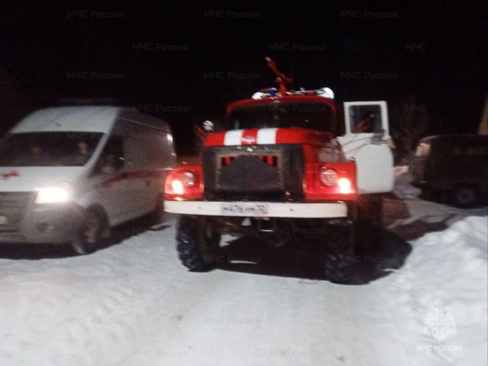 В Дятьково вспыхнул частный дом, есть пострадавший