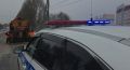 В Брянске ликвидирована стихийная снежная горка, угрожающая безопасности дорожного движения