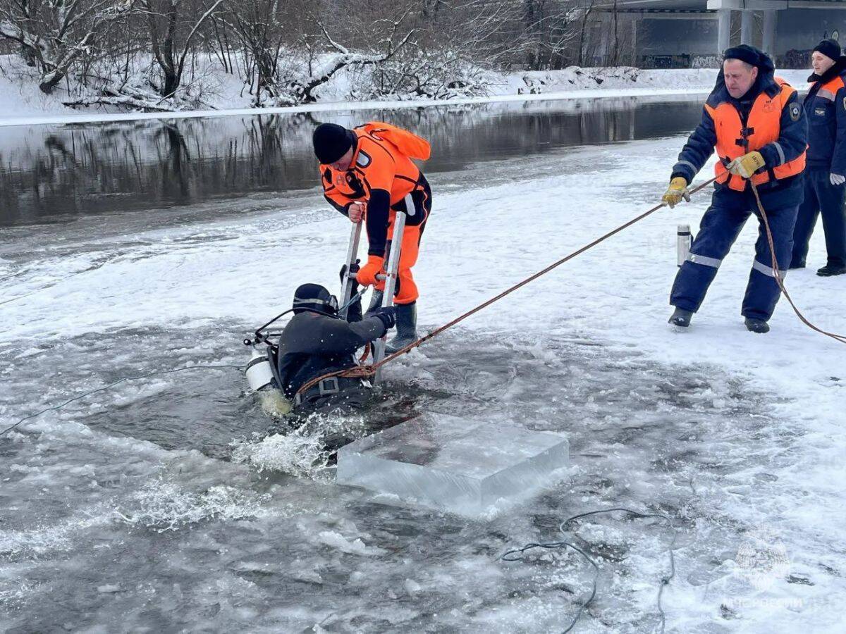 Орловские спасатели прекратили поиски утонувших детей в Десне