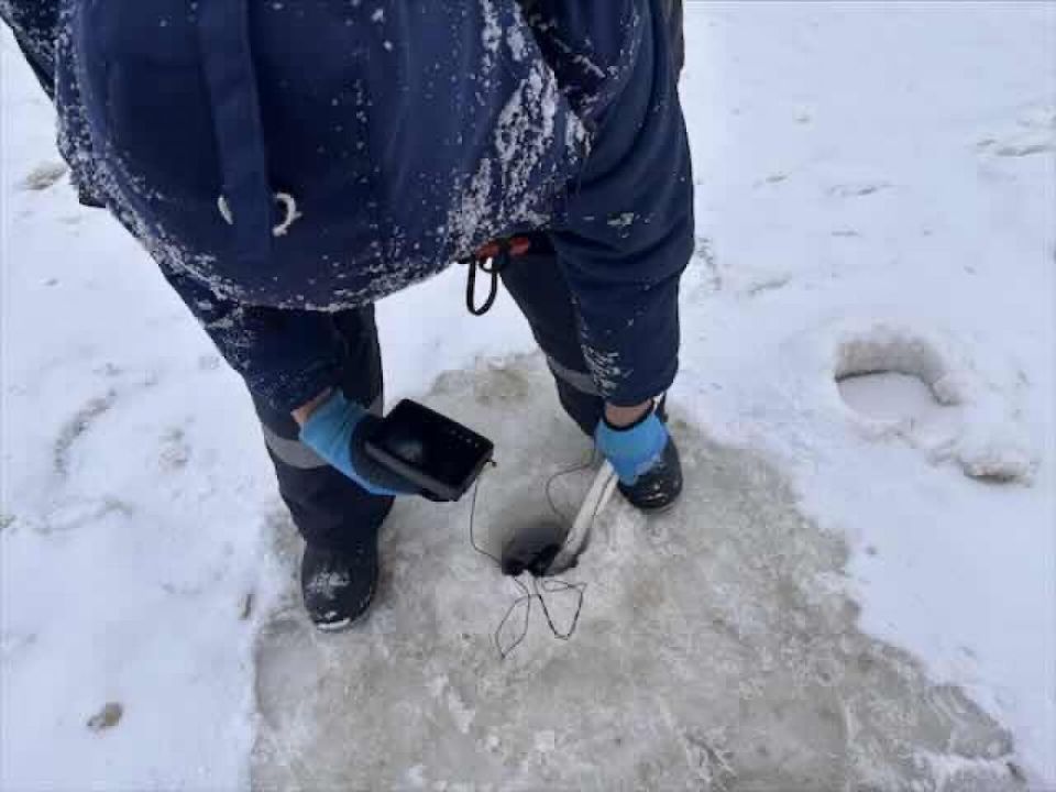 МЧС России: сворачивать поиски провалившихся под лед брянских мальчиков никто не собирается