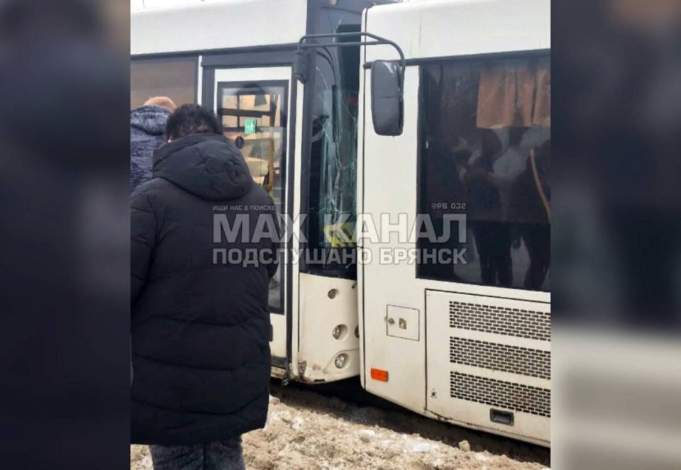 В Брянске два автобуса угодили в ДТП на Болгарах