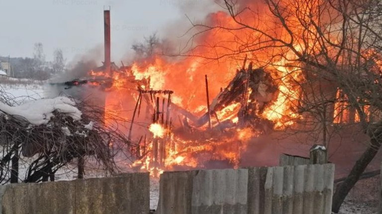 В страшном пожаре в Трубчевском районе погиб 59-летний мужчина