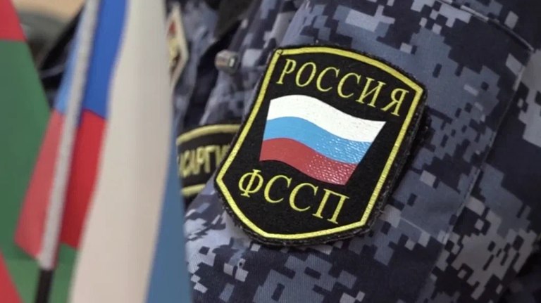 В Клинцах после пинка из прокуратуры приставы взыскали долг с алиментщика