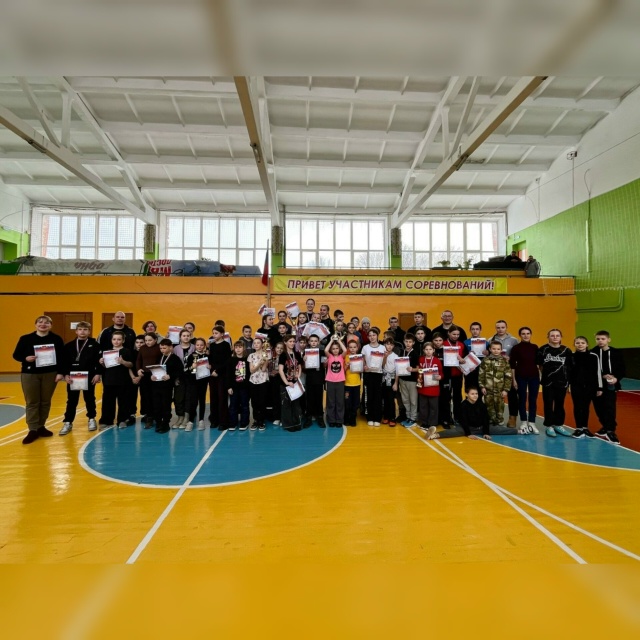 Ученики брянских школ поучаствовали в зимнем фестивале ГТО