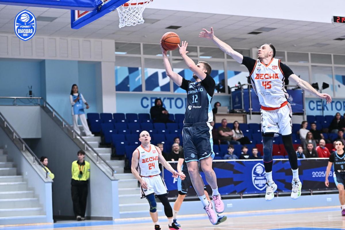 Брянская «Десна» вновь проиграла, но осталась в тройке лидеров