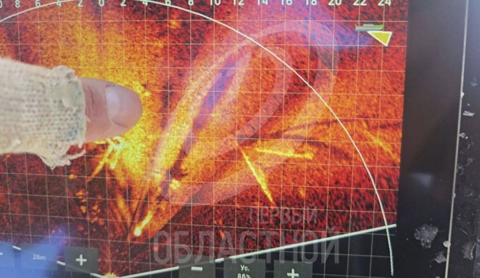 Орловские рыбаки ищут в Брянске провалившихся под лед детей