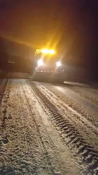 Для обработки покрытия автодорог Брянской области регионального и межмуниципального значения за минувшие выходные дни – субботу и воскресенье было израсходовано более 6,7 тысяч тонн песко-соляной смеси, обработано около 5,5...