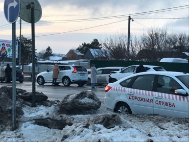 Появились кадры массового ДТП под Брянском