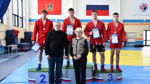 В Брянске прошёл турнир по самбо памяти героя СВО Голикова