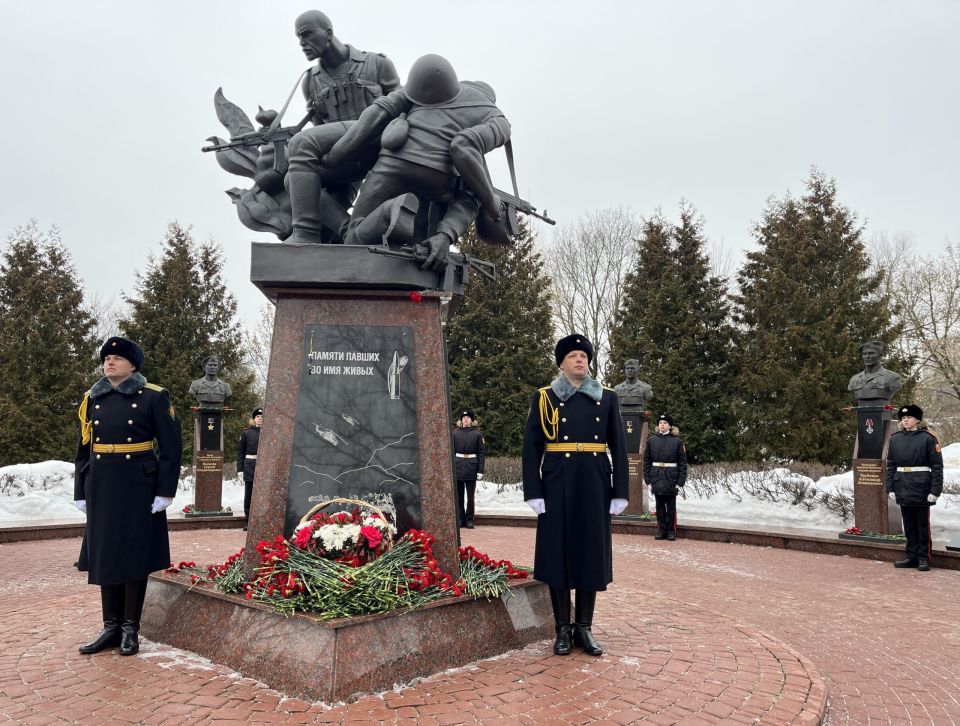 ��������� �������: 15 ������� 1989 ���� ��������� ������ ������������ �������� ���������� �����������