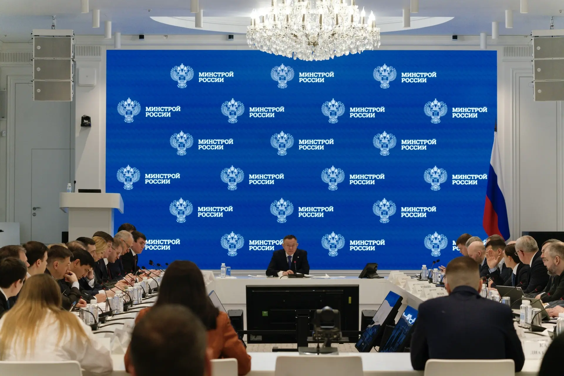 В Минстрое России прошло оперативное совещание под председательством Министра строительства и ЖКХ РФ Ирека Файзуллина