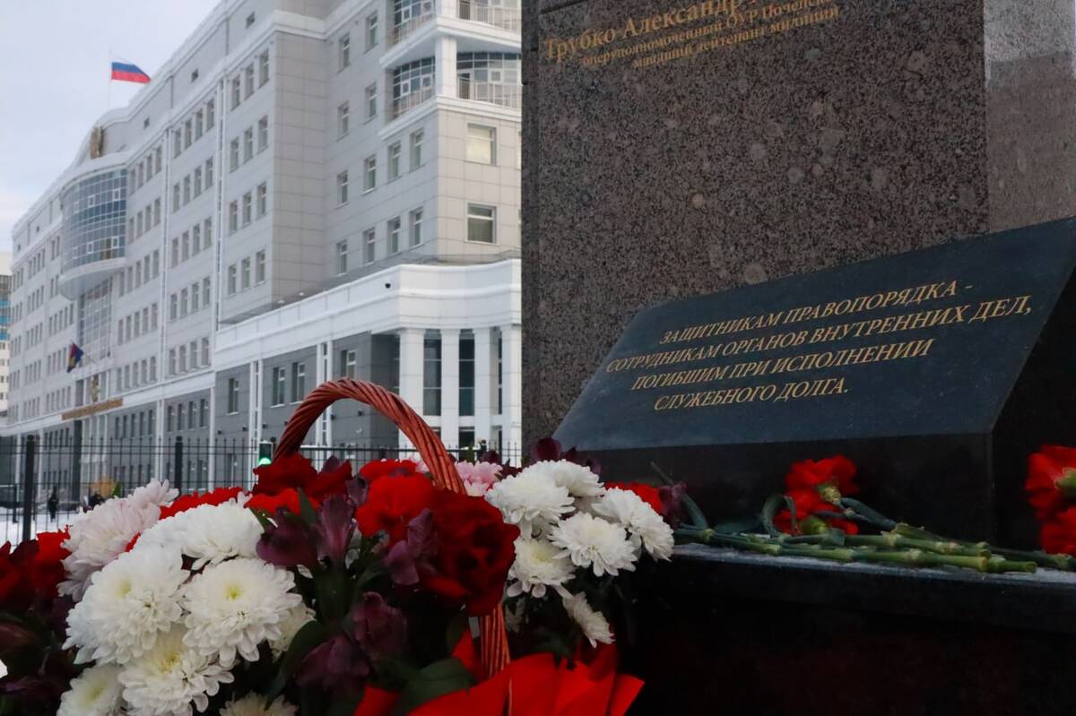 В преддверии 23 февраля брянские полицейские почтили память погибших коллег