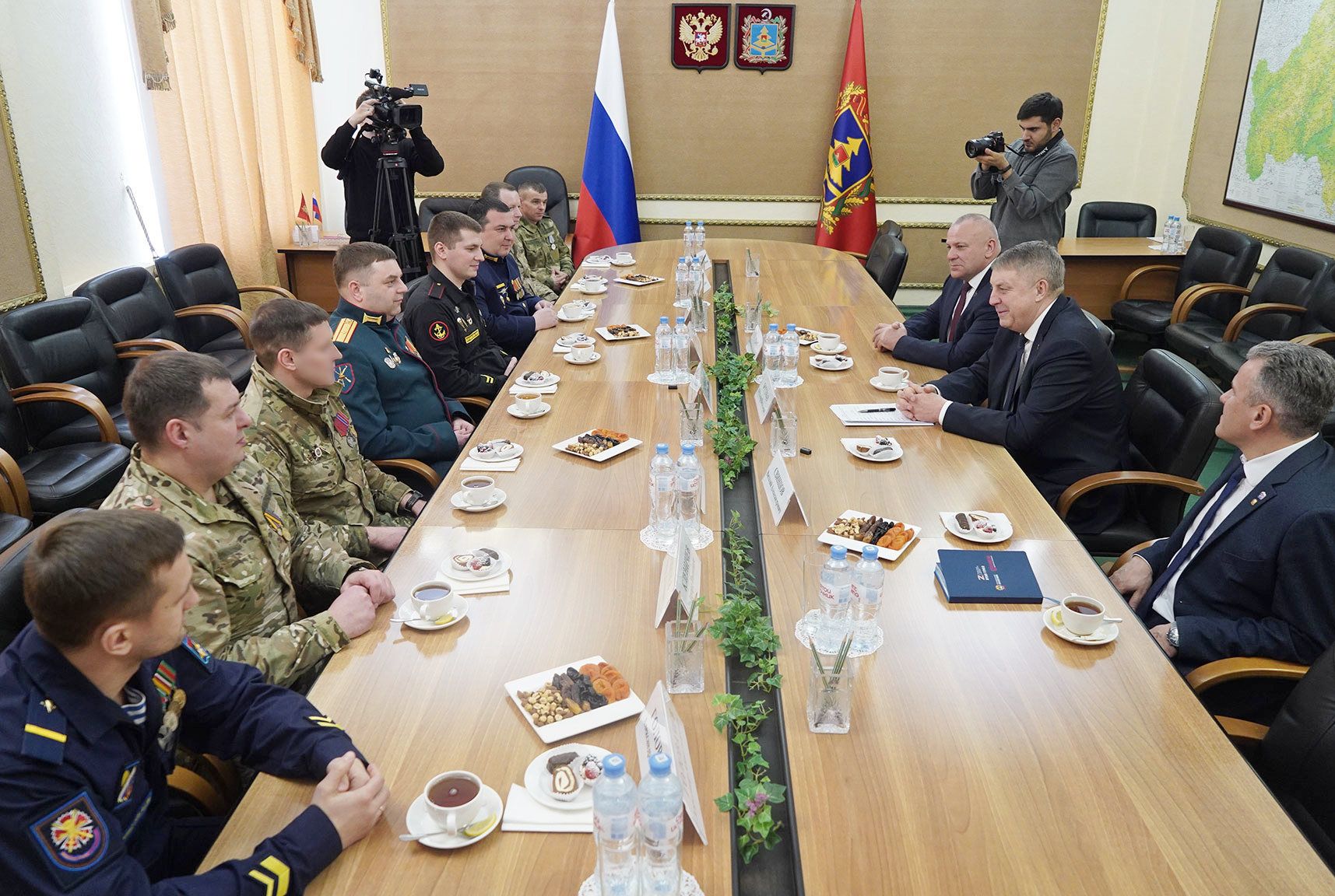 Руководители области встретились с участниками региональной программы «Брянские герои»