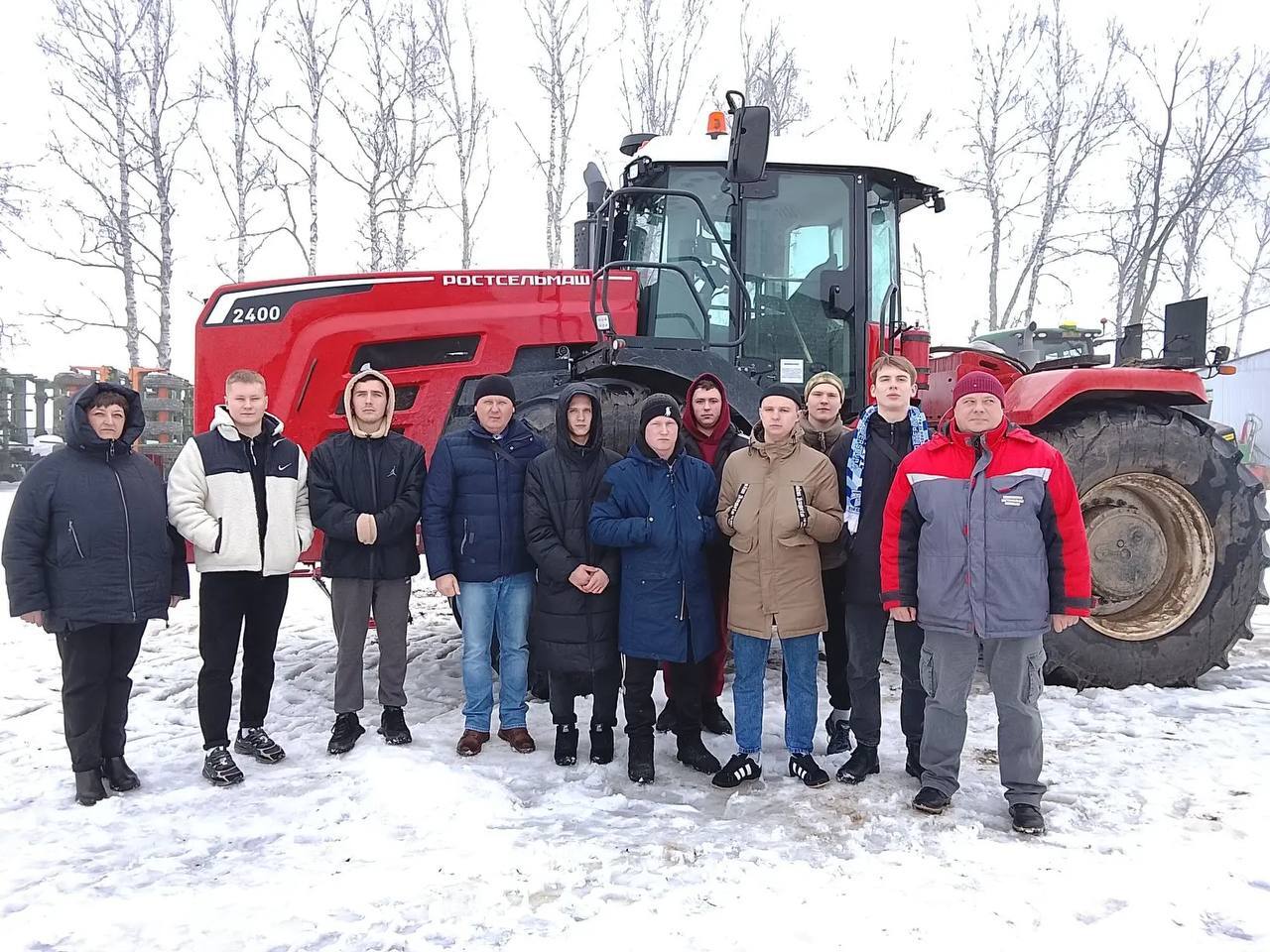 В рамках проекта по профориентации и маршрутизации молодежи учащиеся Климовского филиала ГБПОУ «БАТ имени Героя России А.С.Зайцева» отправились в профтур в ООО «Климовская картофельная компания»