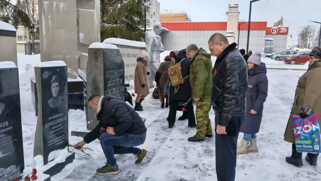 В Мичуринском сельском поселении почтили память защитников Отечества