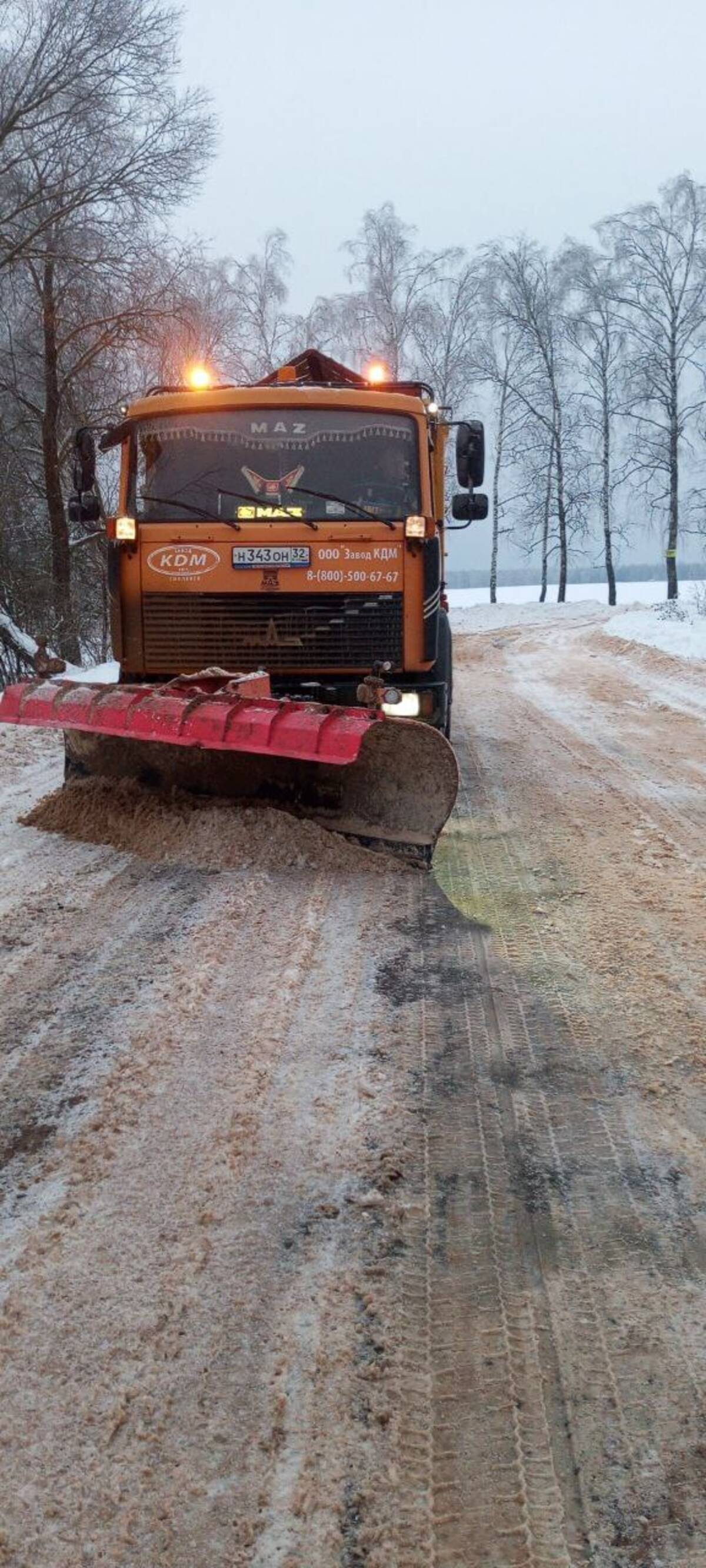 Дорожные службы очистили от снега 3,5 тысячи километров брянских трасс