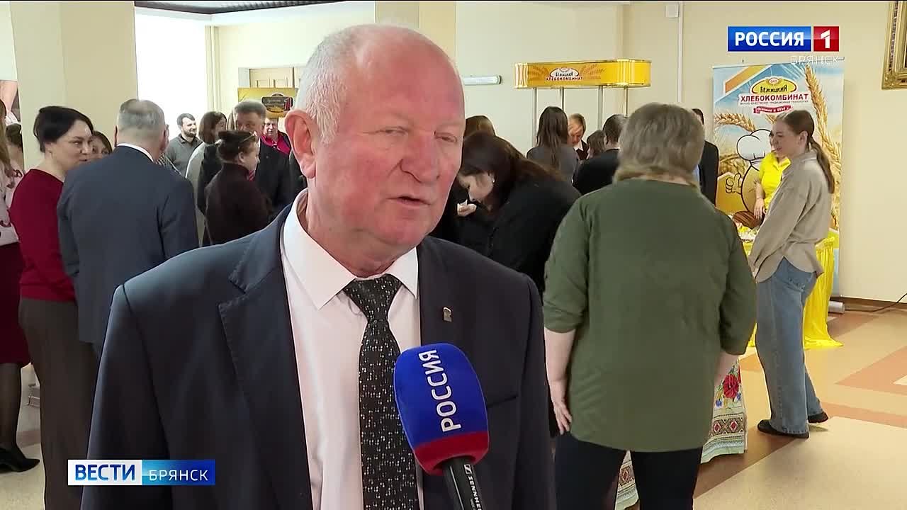 В областном департаменте сельского хозяйства впервые прошла выставка-смотр продукции хлебопекарных предприятий региона