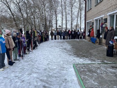 26 февраля в с. Сосновка на лыжной базе МАУ ФОК "Юность" прошли соревнования по лыжным гонкам, посвященным памяти Гвардии младшего сержанта Николая Балесного, погибшего в ходе СВО