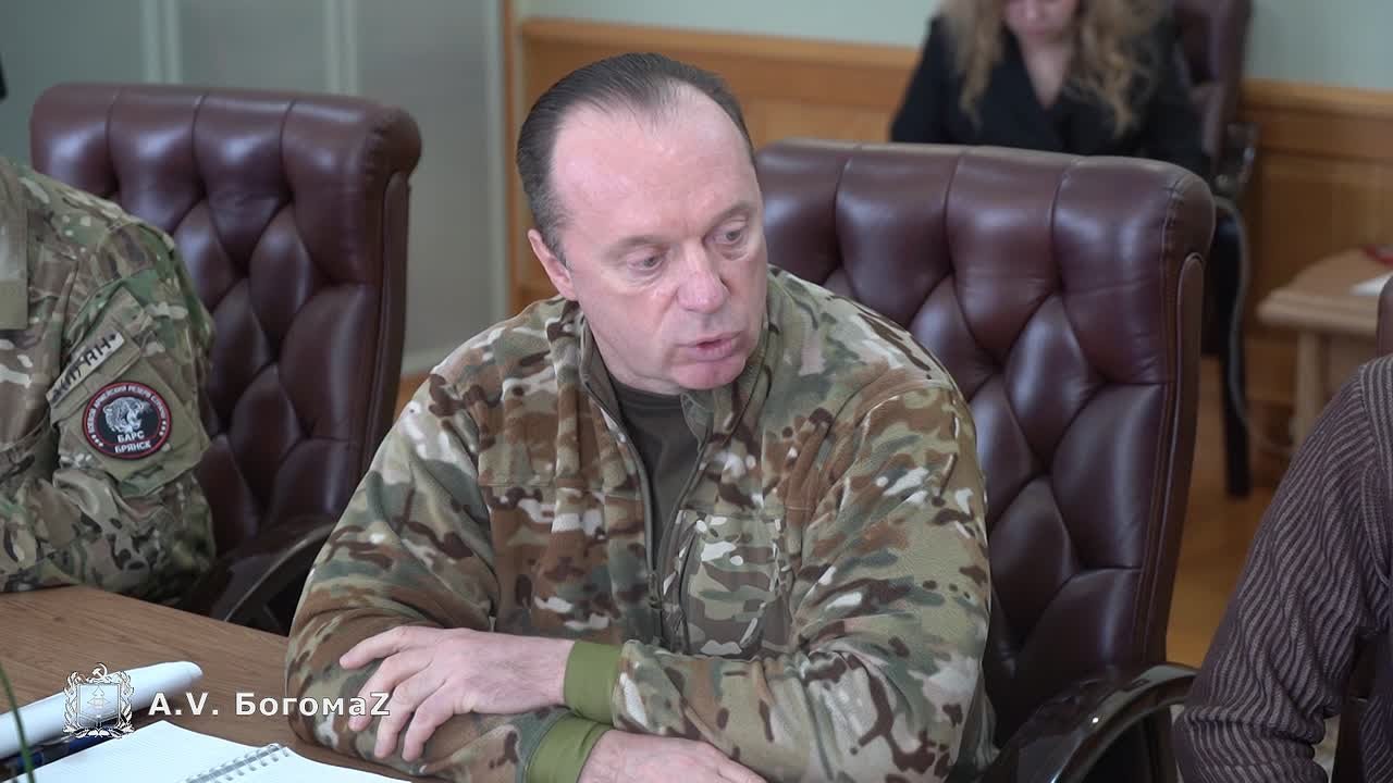 Александр Богомаз: Бойцов бригады «БАРС-Брянск» будут обучать работе с наземным робототехническим комплексом (НРТК) «Курьер»