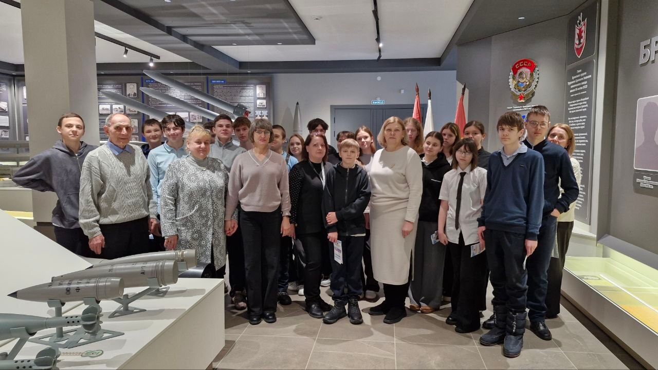 В современном мире выбор профессии — это не просто решение о том, чем человек будет заниматься в будущем, это ещё и залог его успеха и благополучия