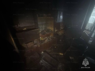 В Брянске пожарные спасли человека из горящей квартиры на Фрунзе