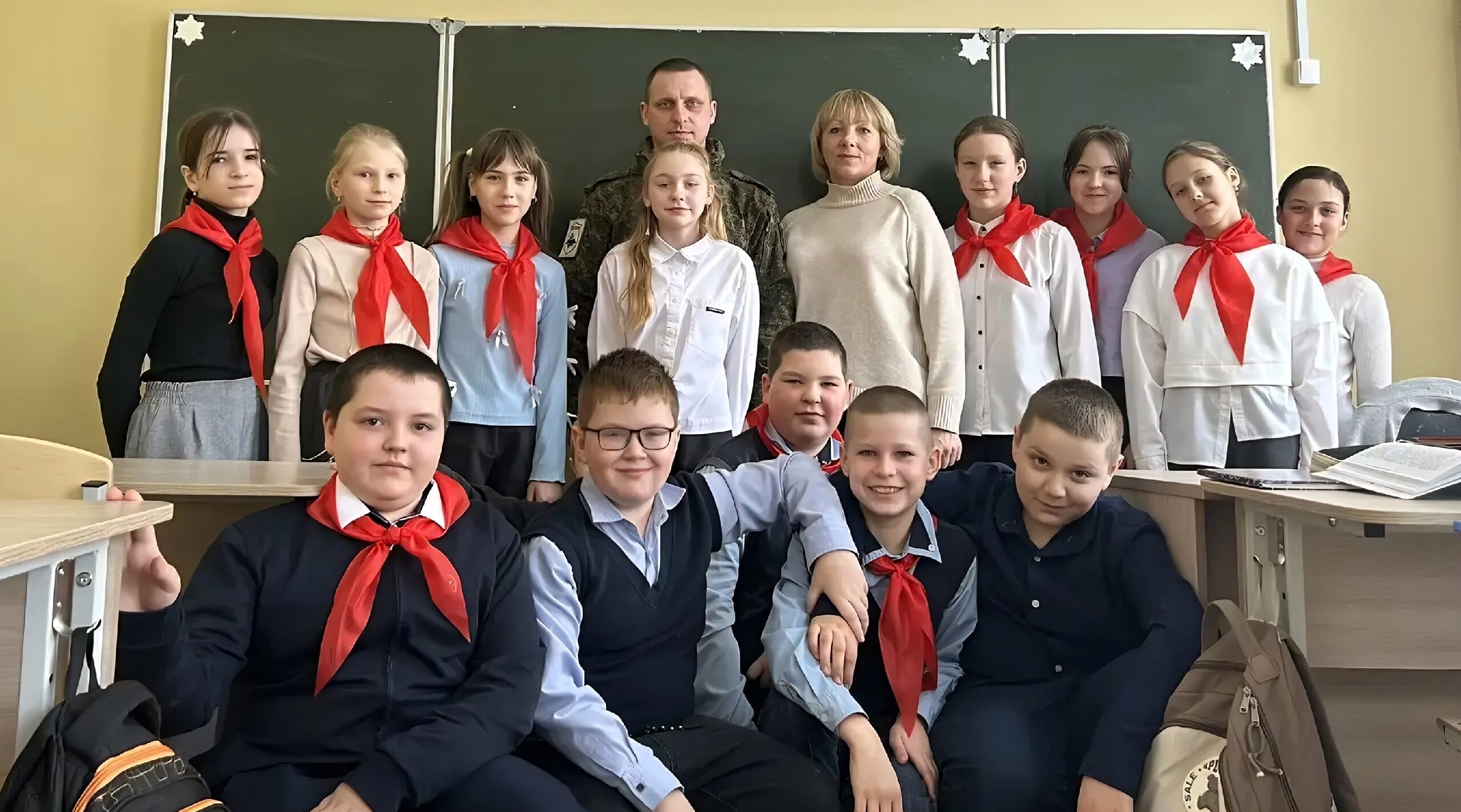 В Гордеевской школе прошла патриотическая встреча с участником специальной военной операции Михаилом Горбачевым