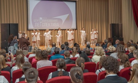 Средняя зарплата педагогов в школах Брянска достигла 59 тысяч рублей