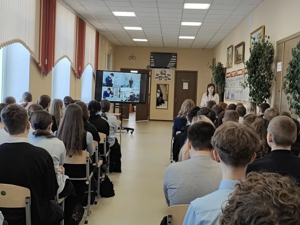 День профориентации в муниципальных образовательных учреждениях Брасовского района: "Знакомьтесь: Брянский строительно-технологический техникум им. Л.Я. Кучеева"