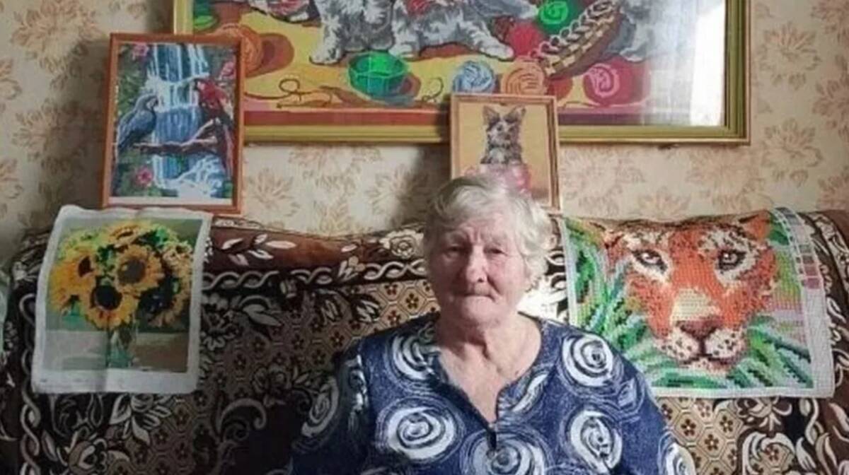 Пожилая брянчанка более 50 лет хранит секреты народной вышивки