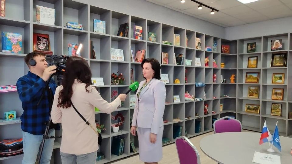 В Клетне Единая Россия проверила состояние библиотеки после капитального ремонта