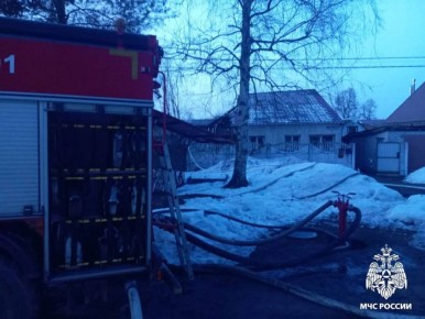 В Сельцо загорелся трёхквартирный жилой дом в 140 квадратов